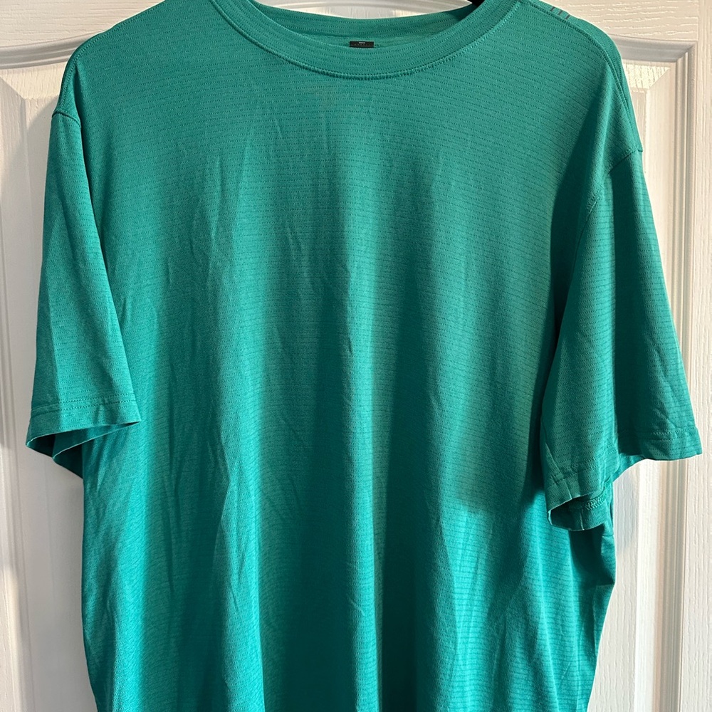 Lululemon Green Men's Short Sleeve Tee